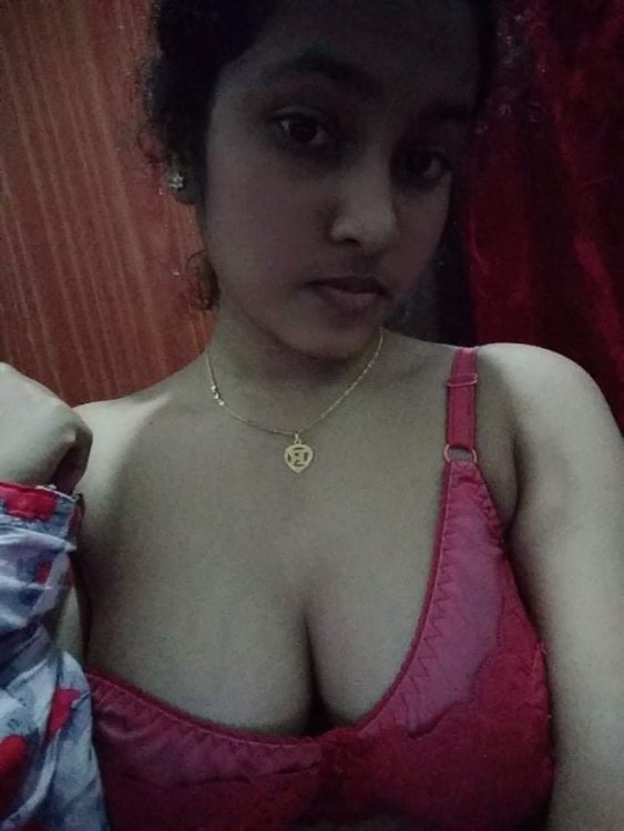 Busty Bangladeshi Beautiful Girl Nude Pics (1).jpeg