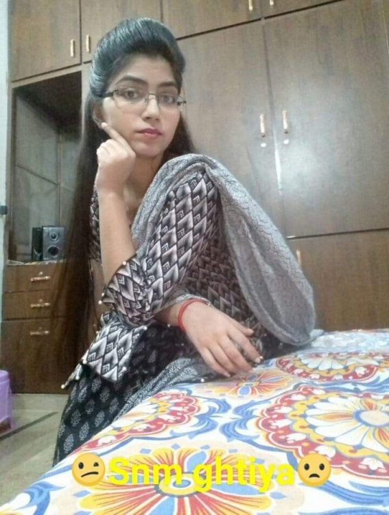 Young Girl Showing Her Cute Boobs (43).jpeg