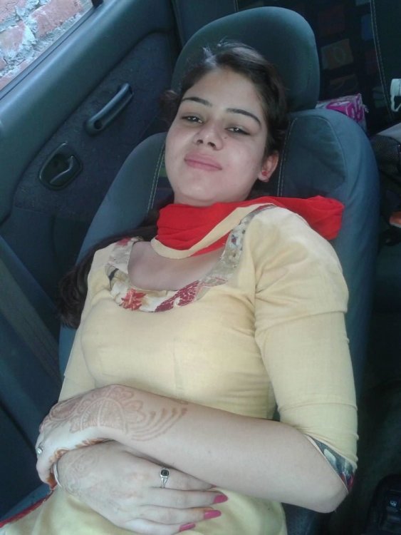 Young Muslim Girl With BF Nude Photos (17).jpg