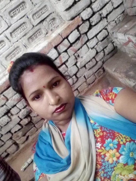 Desi Village Bhabhi Bathing Nude Pics (2).jpg