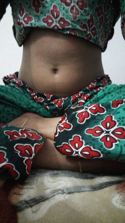 Hot Tamil Wife Showing Tight Pussy (11).jpeg