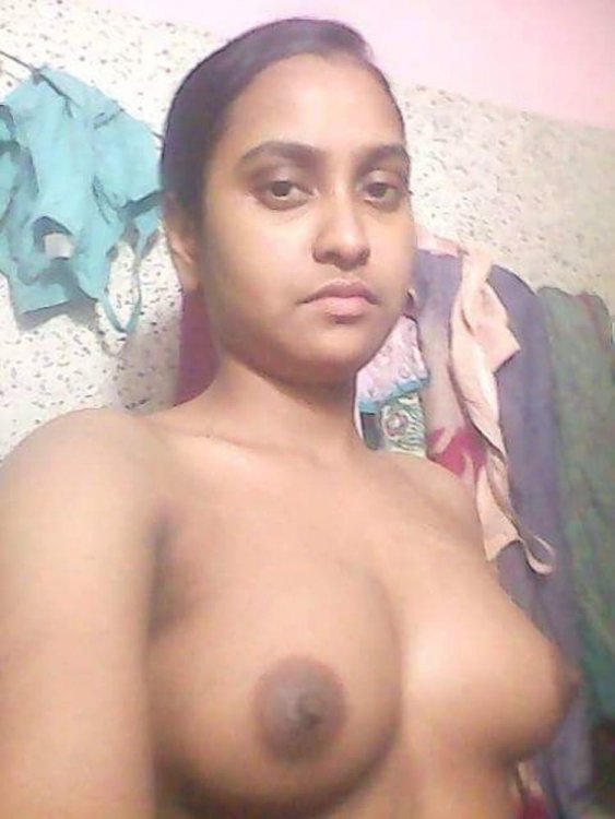 Desi Young Nurse Nude Pics (23).jpg