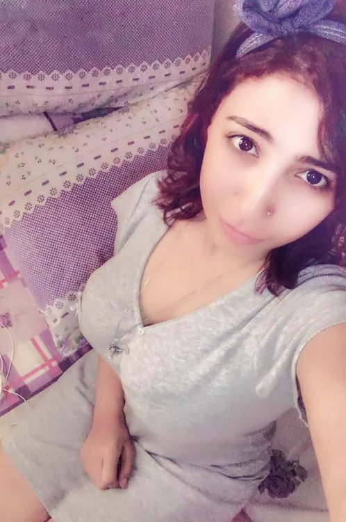 5_Gorgeous Girl.jpg