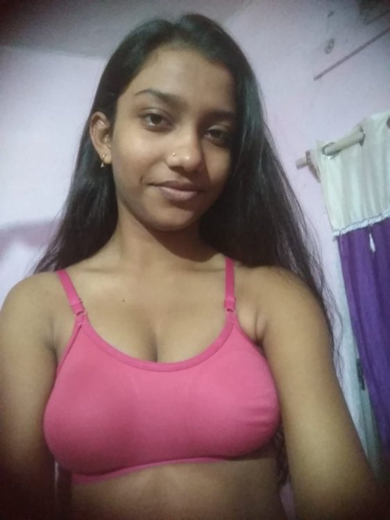 Desi GF Pic 04.jpg