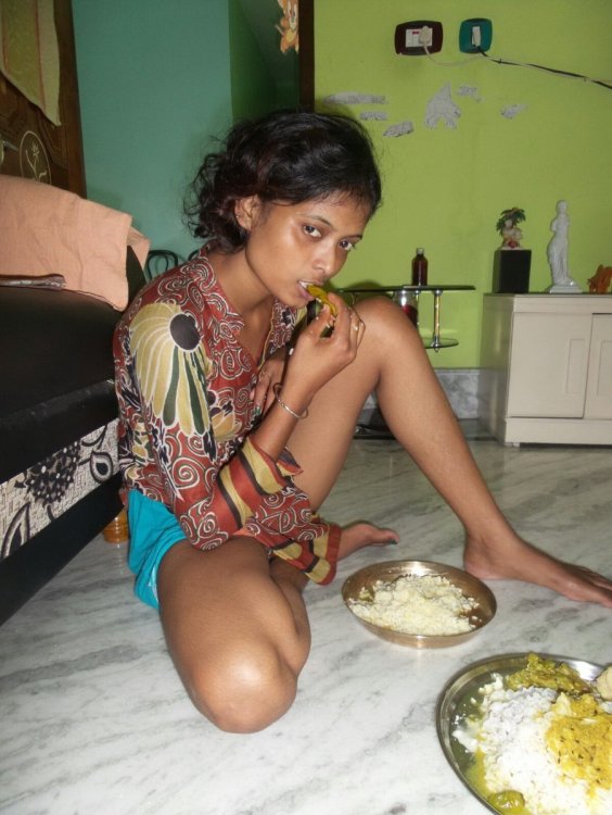 Horny Young Girl 009.jpg