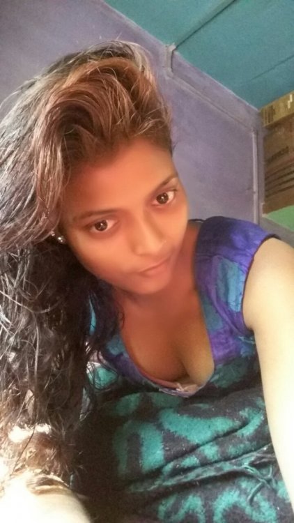 Horny Young Girl 004.jpg