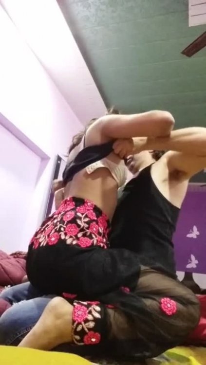 893743.jpg