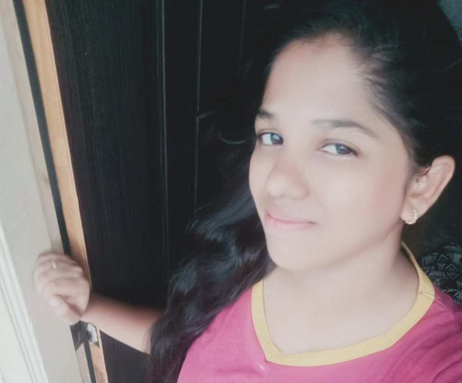 Beautiful Tamil Girl 5.jpeg