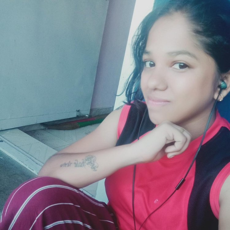 Beautiful Tamil Girl 2.jpeg