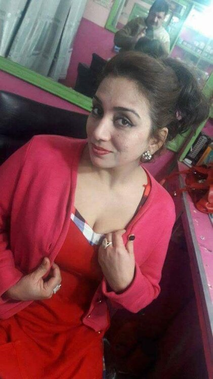 21_pakigrl.jpg