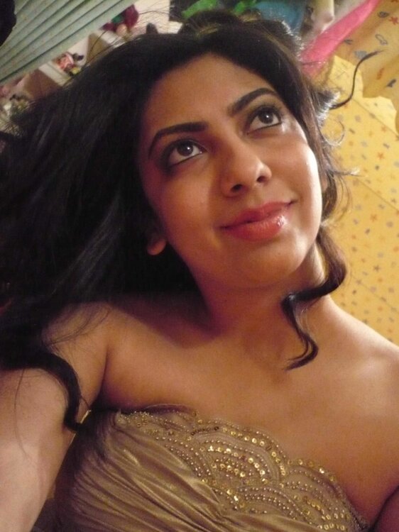 Hot Punjabi NRI Girl (6).jpg